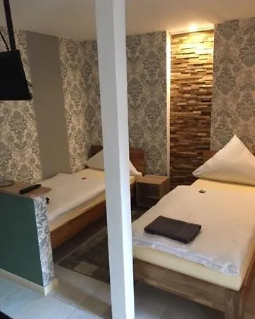 Hotel-pension Markt-scheune Anno 1652 Konukevi