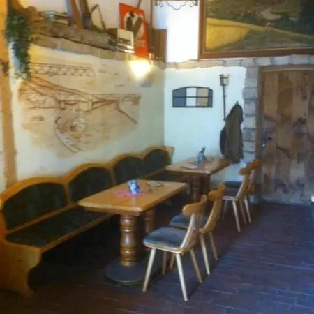 Hotel-pension Markt-scheune Anno 1652 Konukevi